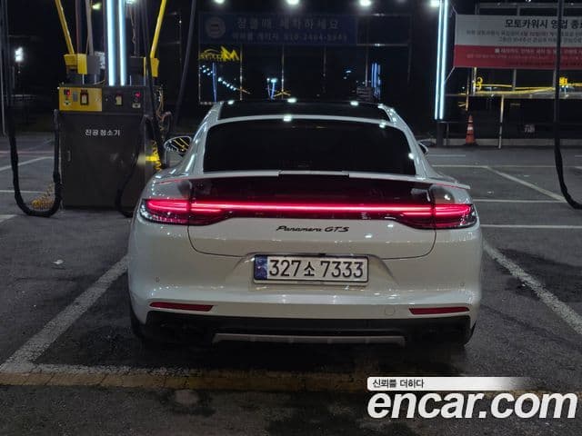 Porsche Panamera 2022 — Photo 20/20