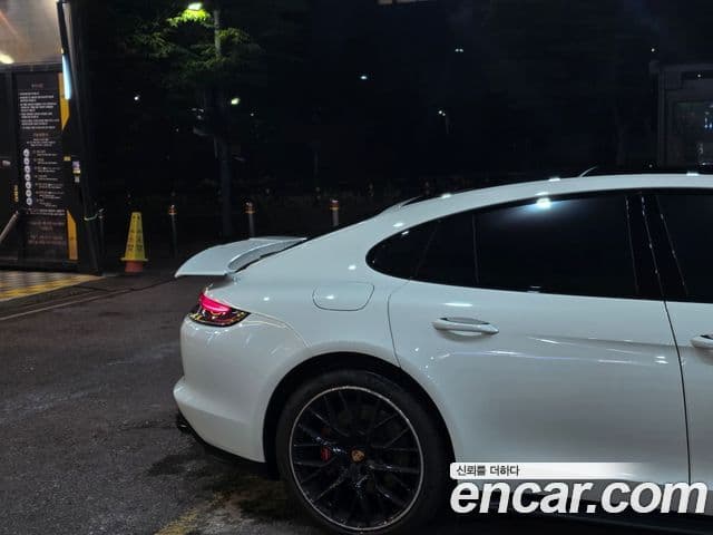 Porsche Panamera 2022 — Photo 14/20