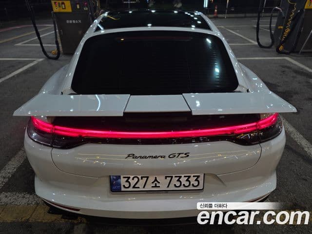 Porsche Panamera 2022 — Photo 19/20