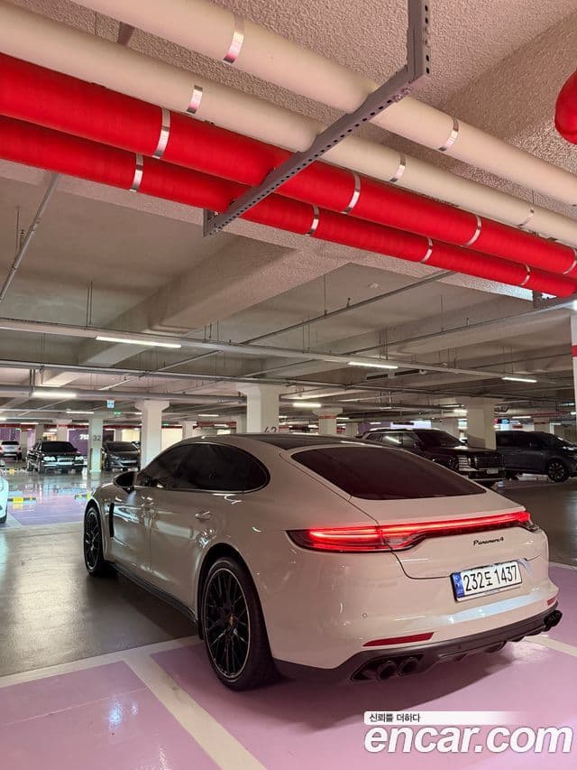 Porsche Panamera 2023 — Photo 9/12