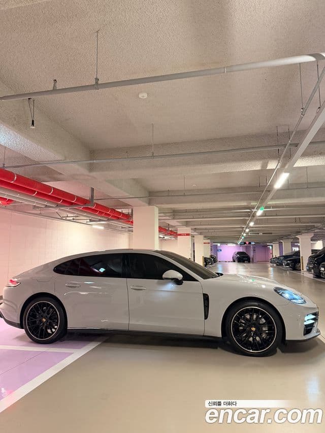 Porsche Panamera 2023 — Photo 7/12