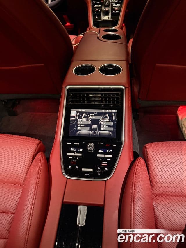Porsche Panamera 2023 — Photo 11/12