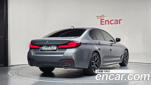 BMW 5 Series 2023 — Photo 10/35