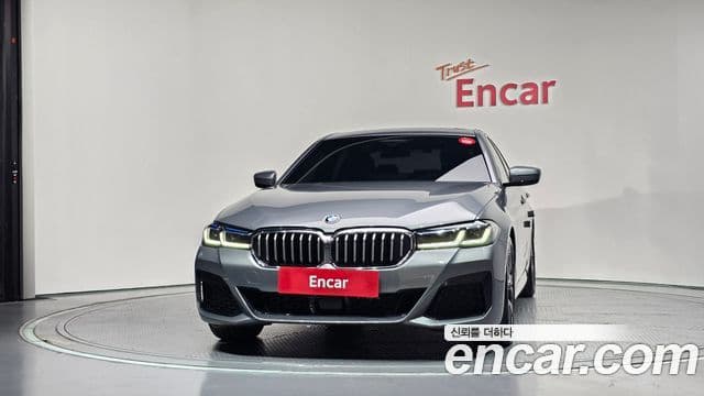 BMW 5 Series 2023 — Photo 13/35