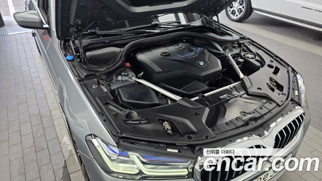BMW 5 Series 2023 — Photo 6/35