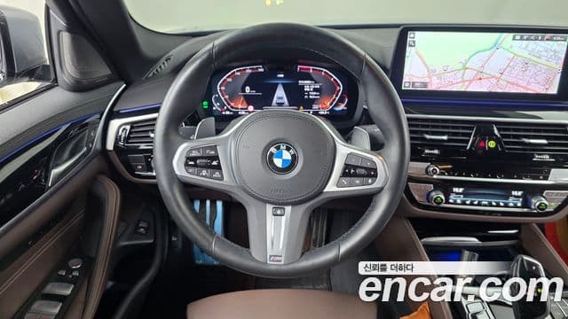 BMW 5 Series 2023 — Photo 34/35