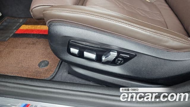BMW 5 Series 2023 — Photo 25/35