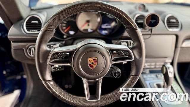 Porsche 718 Cayman 2021 — Photo 1/19
