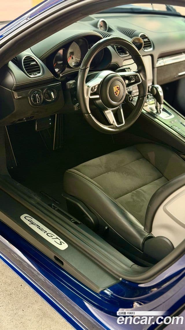 Porsche 718 Cayman 2021 — Photo 18/19