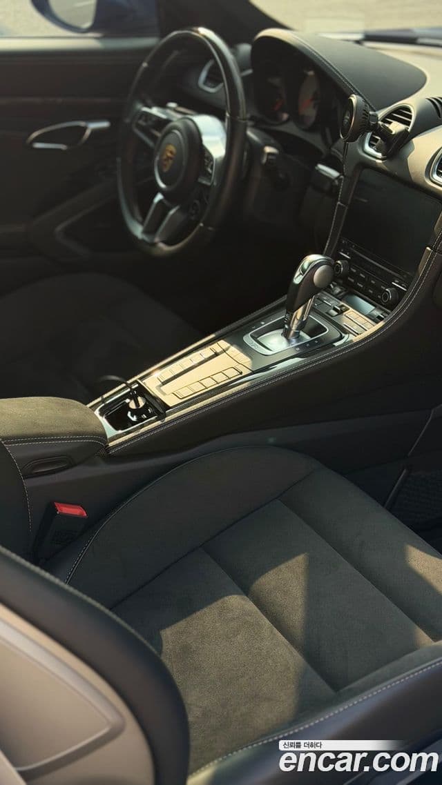 Porsche 718 Cayman 2021 — Photo 16/19