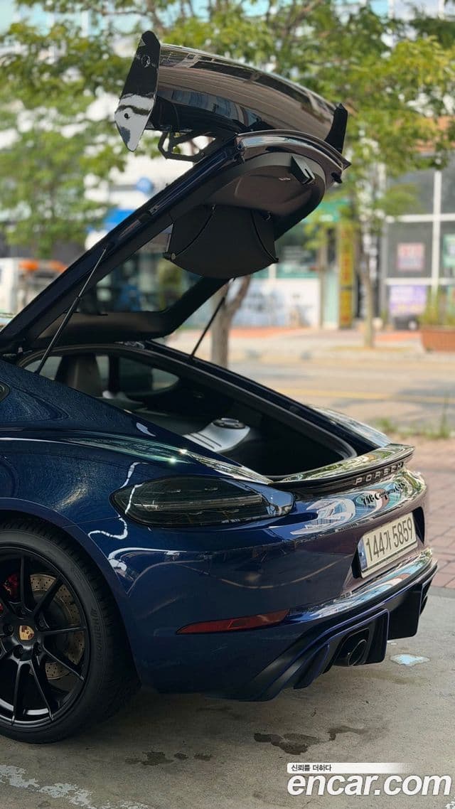Porsche 718 Cayman 2021 — Photo 2/19