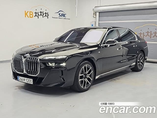 BMW 7 Series 2025 — Photo 1/20