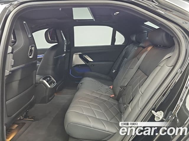 BMW 7 Series 2025 — Photo 14/20