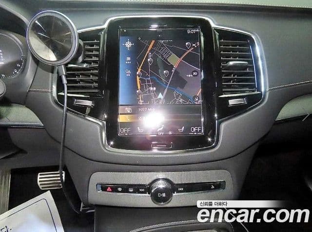 Volvo XC90 2020 — Photo 12/20