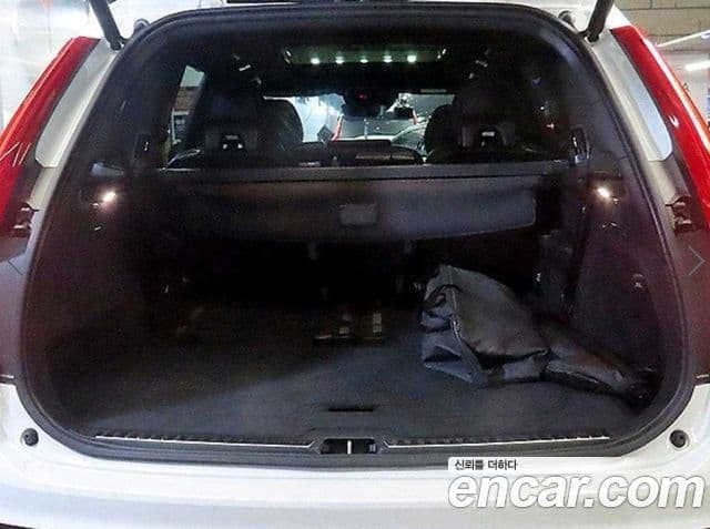 Volvo XC90 2020 — Photo 8/20
