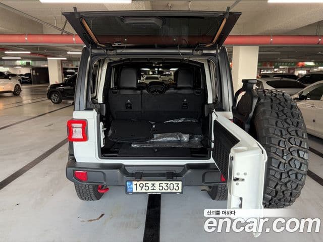 Jeep Wrangler 2021 — ფოტო 15/20