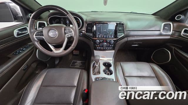 Jeep Grand Cherokee 2019 — Şəkil 15/37