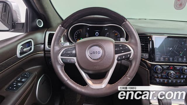 Jeep Grand Cherokee 2019 — Şəkil 13/37