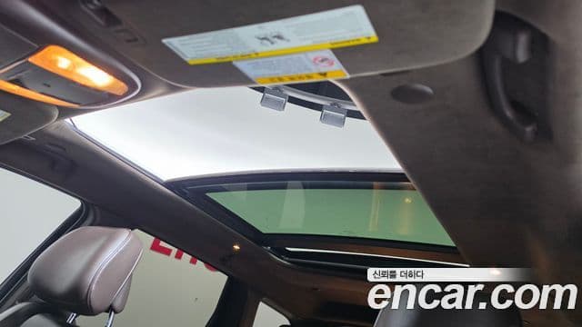 Jeep Grand Cherokee 2019 — Şəkil 23/37
