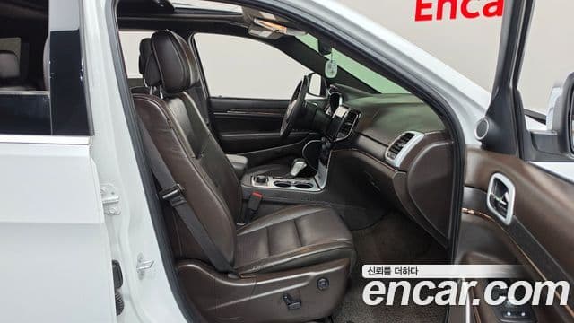 Jeep Grand Cherokee 2019 — Şəkil 6/37