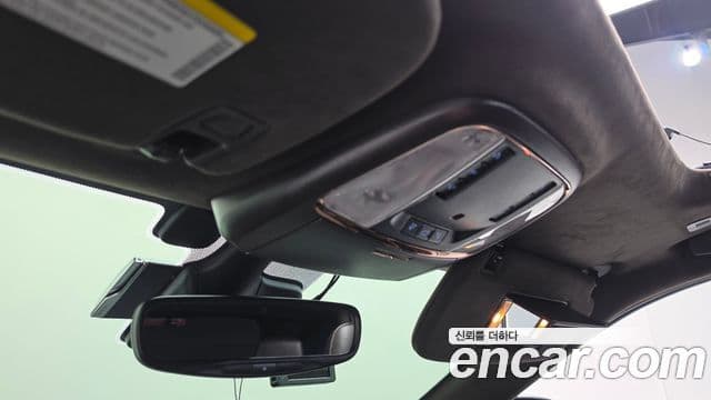 Jeep Grand Cherokee 2019 — Şəkil 29/37