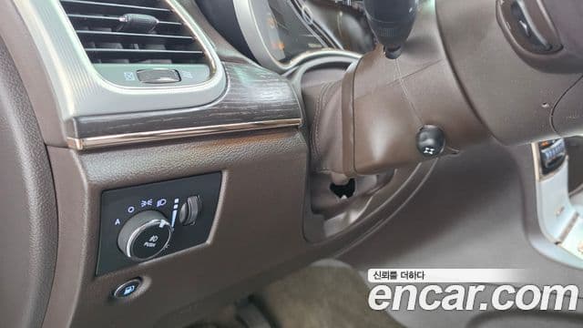 Jeep Grand Cherokee 2019 — Şəkil 32/37