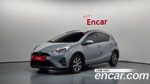 Toyota Prius C 2020 — Şəkil 7/31