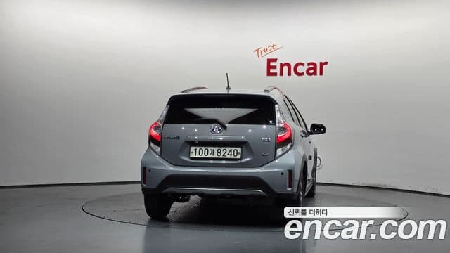 Toyota Prius C 2020 — Şəkil 13/31
