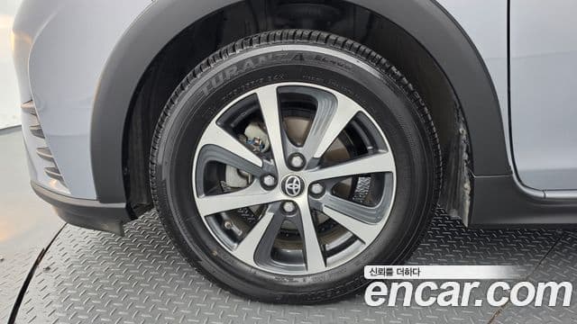 Toyota Prius C 2020 — Şəkil 2/31