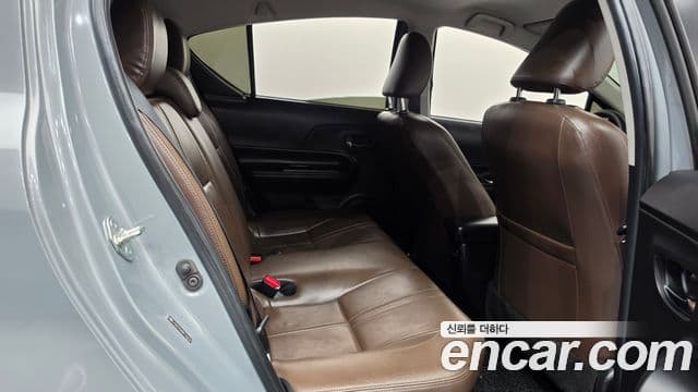 Toyota Prius C 2020 — Şəkil 30/31