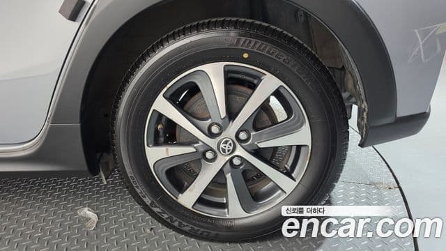 Toyota Prius C 2020 — Şəkil 8/31
