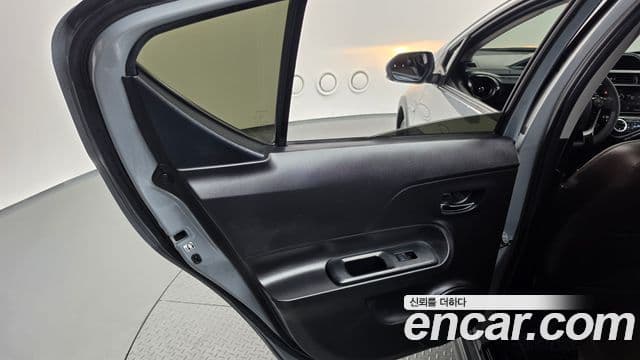 Toyota Prius C 2020 — Şəkil 6/31