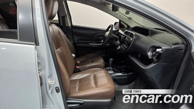Toyota Prius C 2020 — Şəkil 21/31