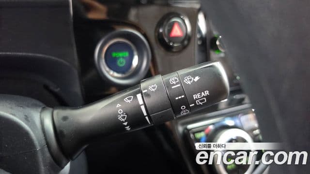 Toyota Prius C 2020 — Şəkil 15/31
