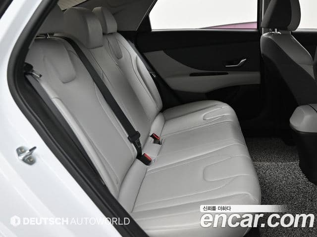 Hyundai The New Avante Hybrid 2020 — Photo 16/20