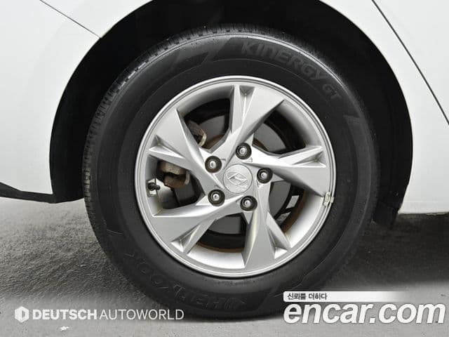 Hyundai The New Avante Hybrid 2020 — Photo 6/20
