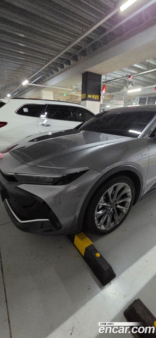 Toyota Crown Crossover 2025 — Фото 14/16