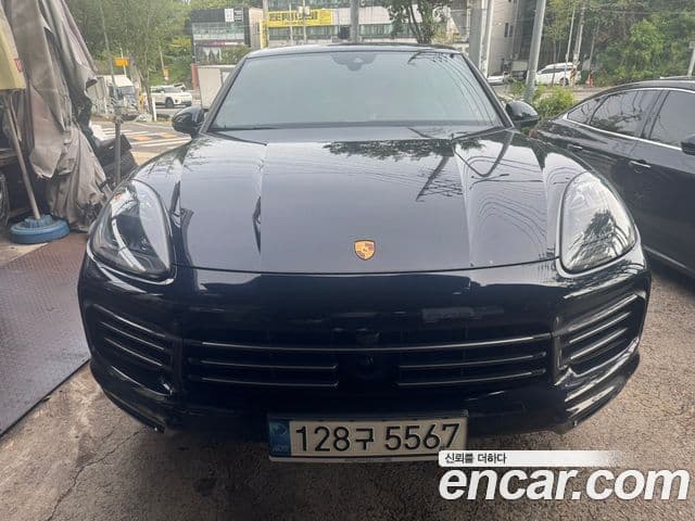 Porsche Cayenne 2021 — Photo 2/6