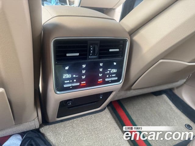 Porsche Cayenne 2021 — Photo 3/6