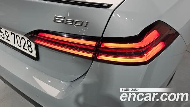 BMW 5 Series 2024 — Şəkil 14/36
