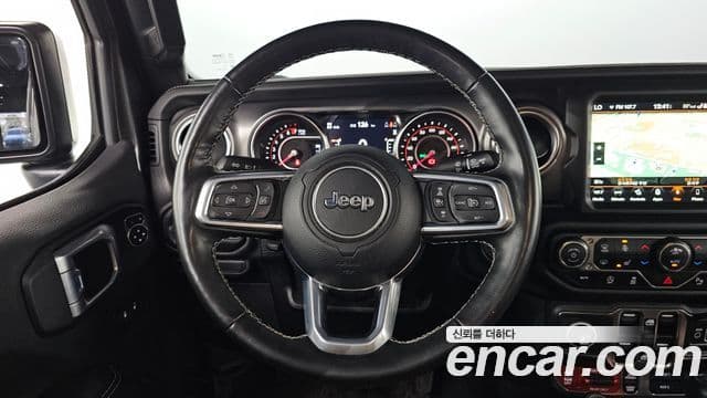 Jeep Gladiator 2021 — Photo 21/31