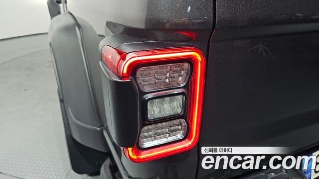 Jeep Gladiator 2021 — Photo 22/31