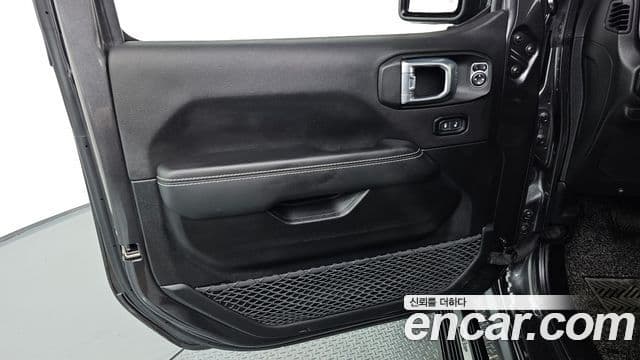 Jeep Gladiator 2021 — Photo 20/31