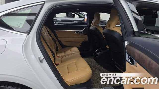 Volvo S90 2022 — ფოტო 17/33