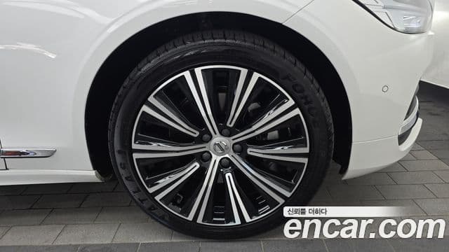 Volvo S90 2022 — ფოტო 13/33