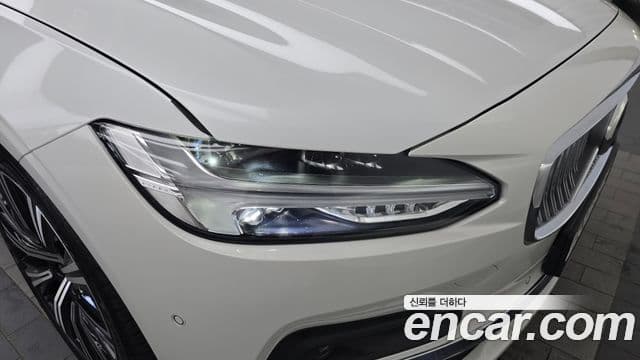 Volvo S90 2022 — ფოტო 14/33