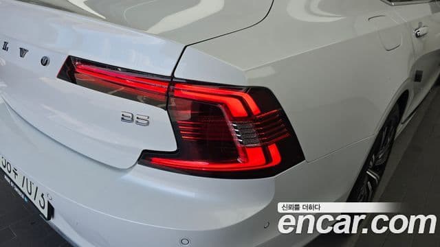 Volvo S90 2022 — ფოტო 15/33