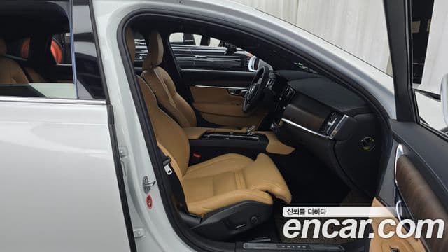 Volvo S90 2022 — ფოტო 24/33