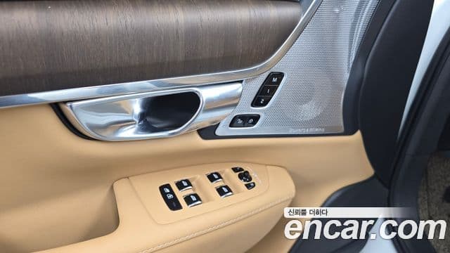 Volvo S90 2022 — ფოტო 26/33