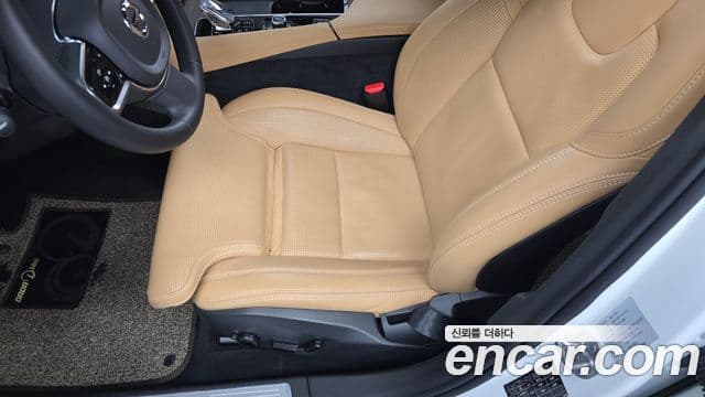 Volvo S90 2022 — ფოტო 31/33
